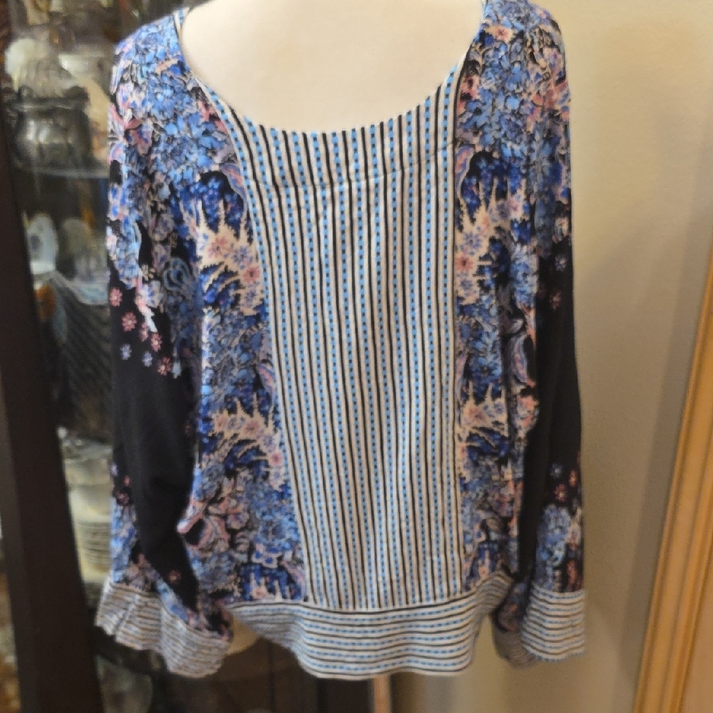 Free People Black and Blue Floral Crop Top - Picture 6 of 7